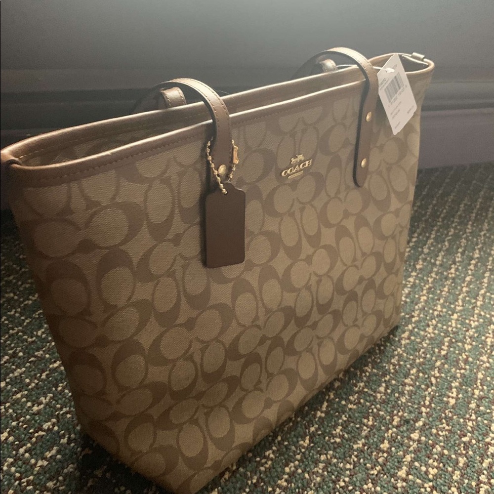 Coach purse - Picture 3 of 4